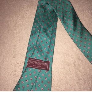 CHAPS RALPH LAUREN ALL SILK MEN'S TIE.  OS